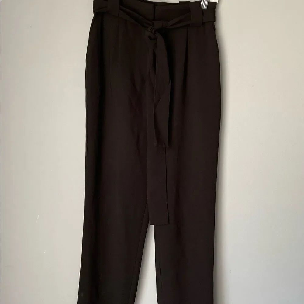H&M women’s straight leg black belted pants/ size 26/ casual/classic/